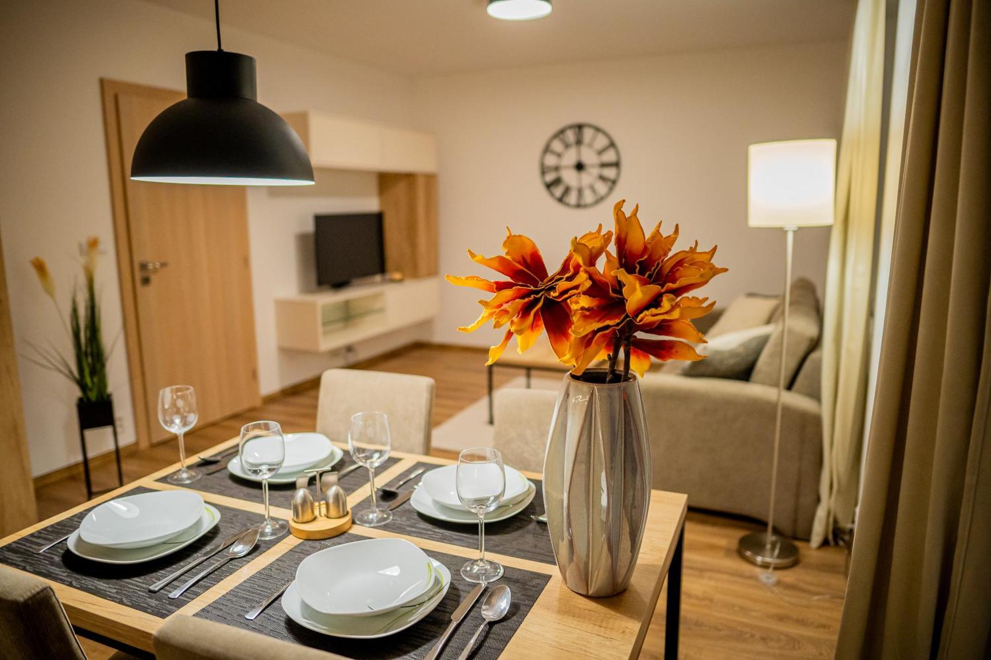 Old Town City Center Apartment 1 - Private Parking Included Kosice Exterior photo